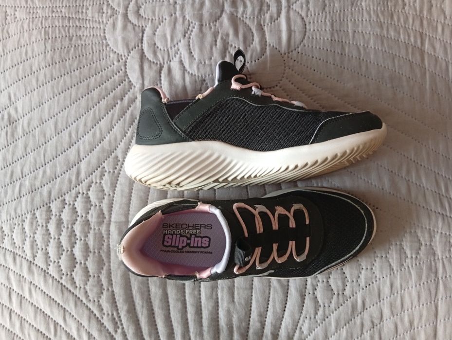 Продам кроссовки фирмы Sketchers(оригинал) на девочку