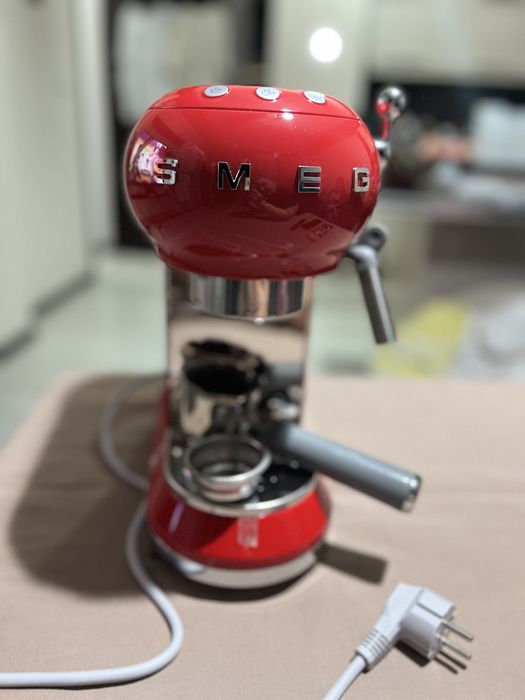 Нова Кафемашина Smeg