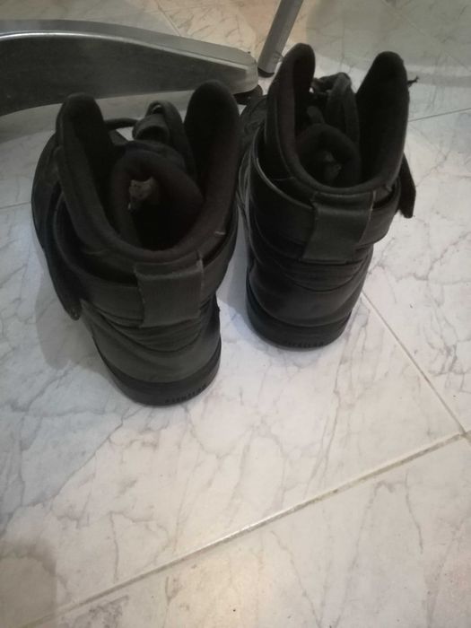 Дамски спортни боти