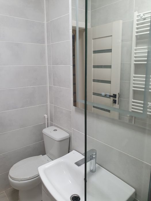 Vând apartament cu doua camere