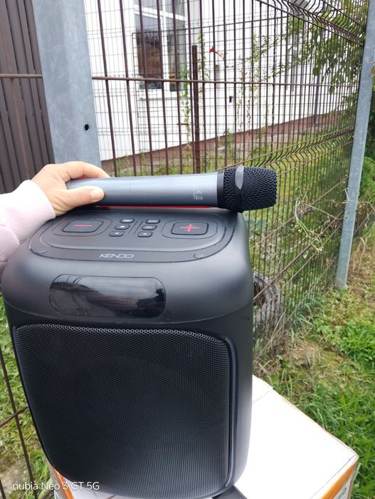Vand boxe kenwood portabile cu microfon