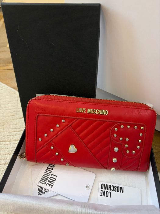 Протмоне Love Moschino