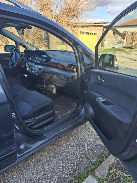 Honda FR-V на Части