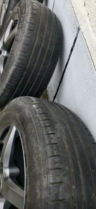 Джанти 17" DEZENT 7.5J 5x114.3 ET45 отвор 71.6мм с гуми CPC5 225/60/17