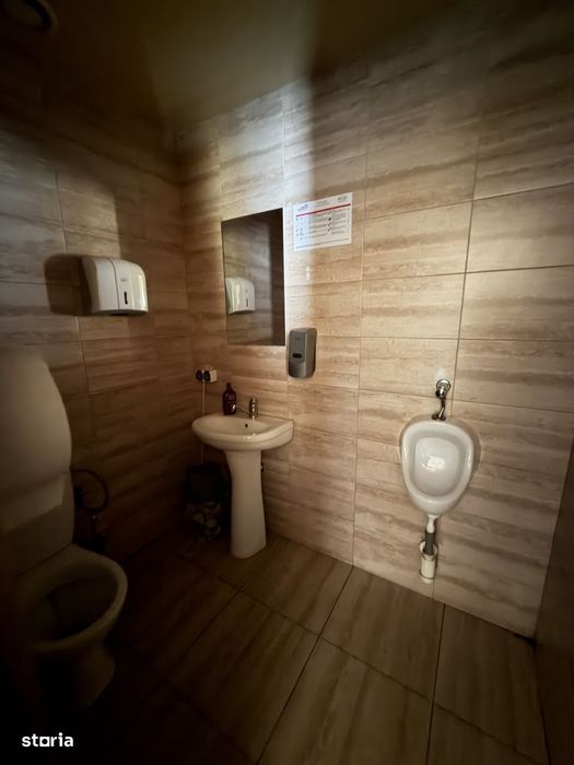 Spatiu Comercial Mioveni, Bld. Dacia, 72 mp, Centru