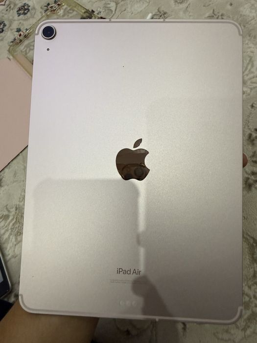 Apple iPad Air 5 M1 64GB Cellular + чехол