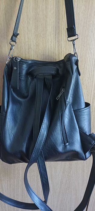 Дамска кожена раница -чанта