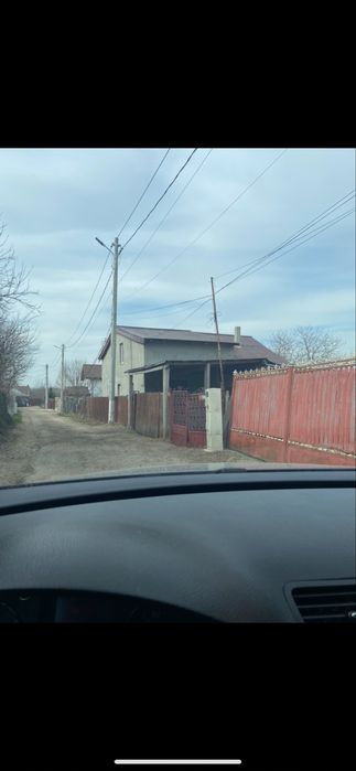 Vând proprietate Casa