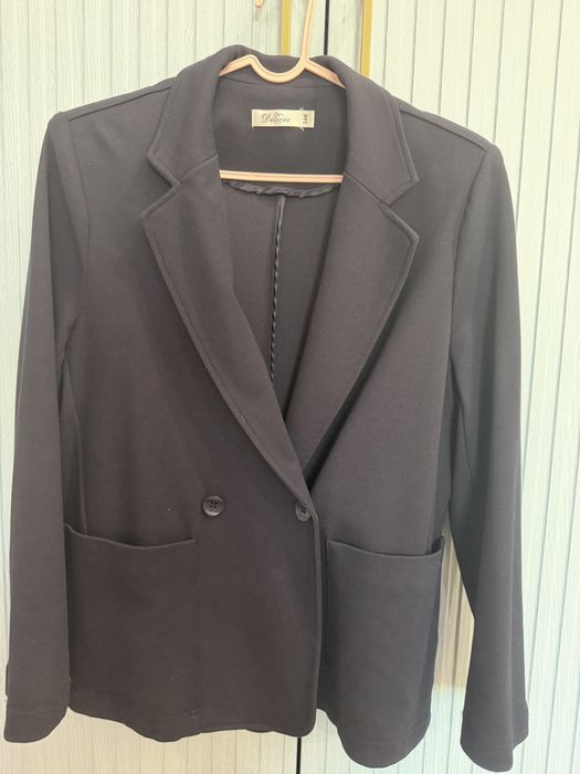 Продам костюм школьный для девочки