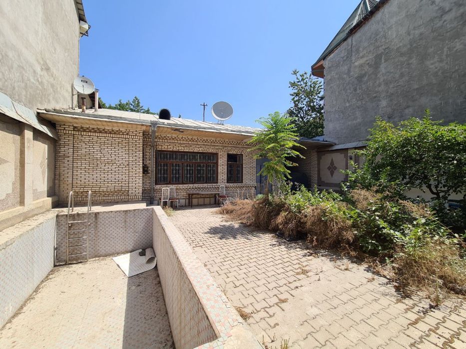 Продаётся земельный участок гостиница России