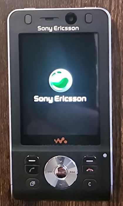 Sony Ericsson W910i (NOU)