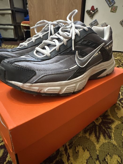 Обувки Nike initiator
