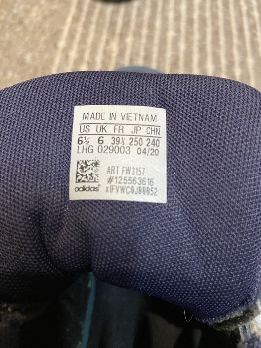 Продавам кецове “Adidas”