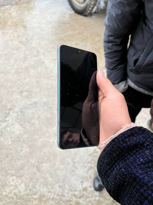 Redmi 13c holati yaxshi kar dak bor