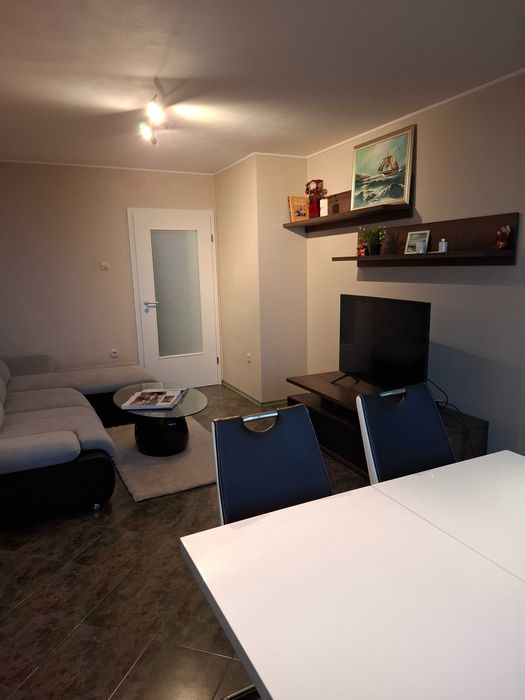 Дава се под наем Тристаен апартамент в Варна, м-т Акчелар - 60 кв.м за 650 € - Снимка #5