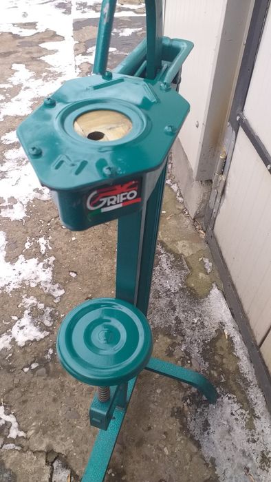 Filtru vin colombo,dopuitor,pompa transvazare ,masa imbuteliere