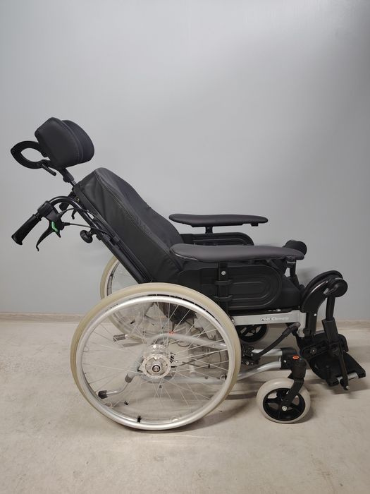 Fotoliu rulant/Carucior pentru persoane cu dizabilitati.140