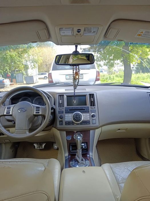 Продам машину !!