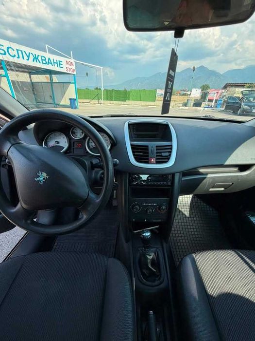 Продавам Peugeot 207, 2010 г.