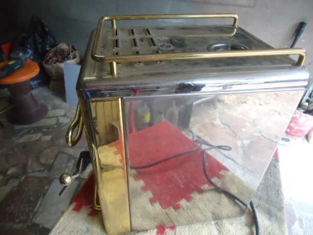 LAVAZZA кафе машина.