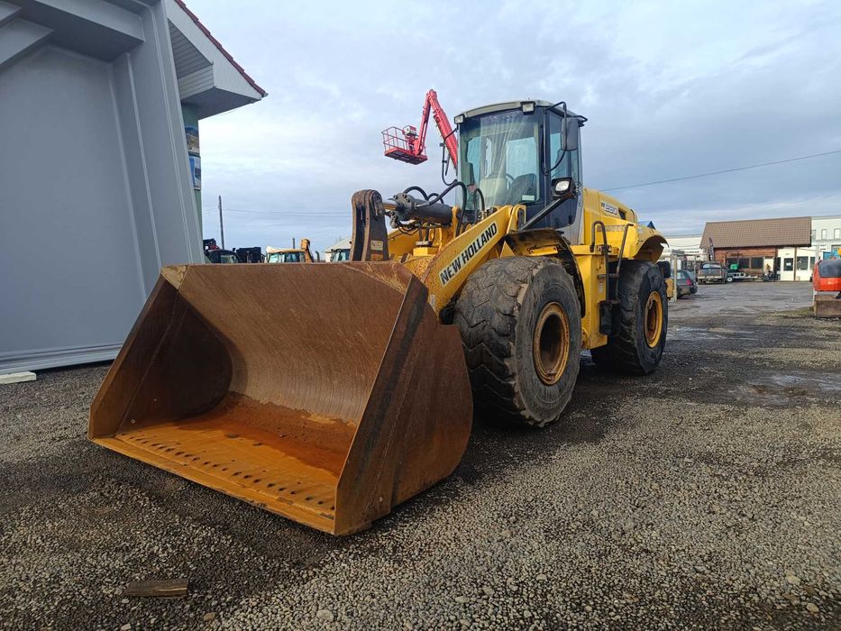 Încărcător frontal NEW HOLLAND W231, 22 tone, 2006