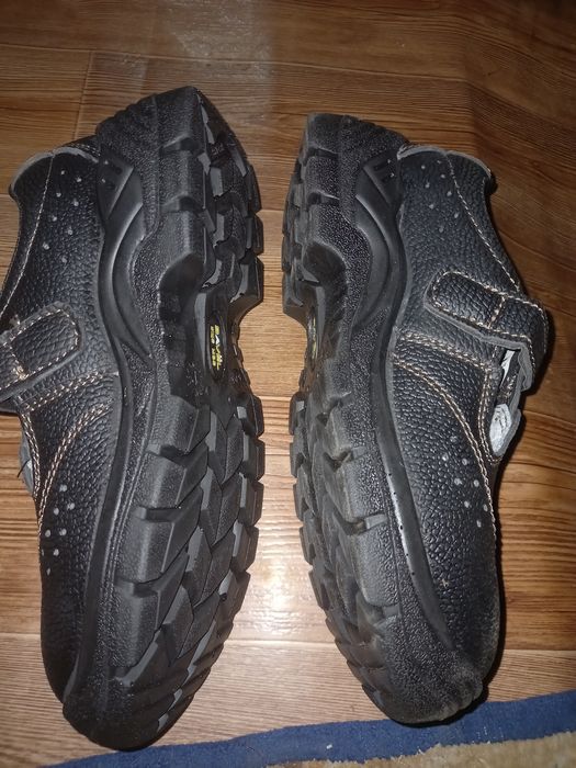 Спец. Обувь 39 размер