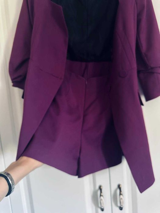 Compleu Zara mov , sacou si pantalon scurt marimea S