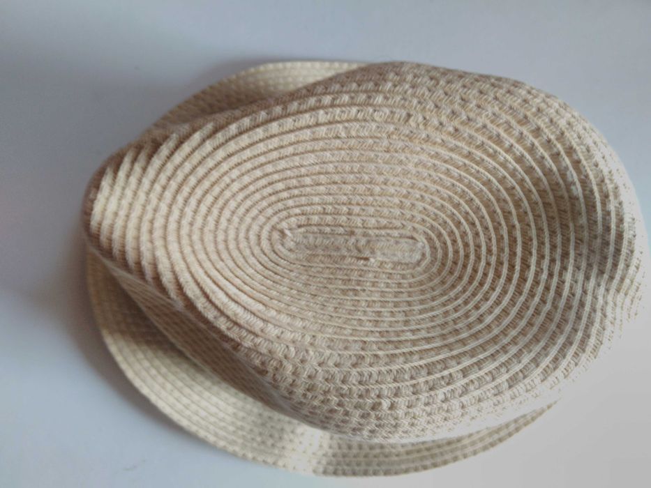 Шапка лятна, Германия