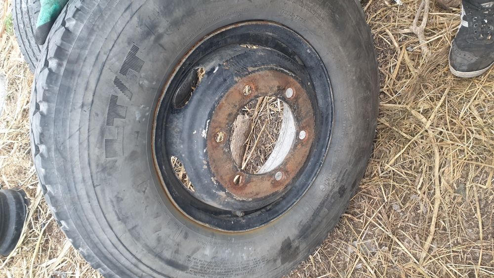 Джанта с гума 7.50 16 С ласа