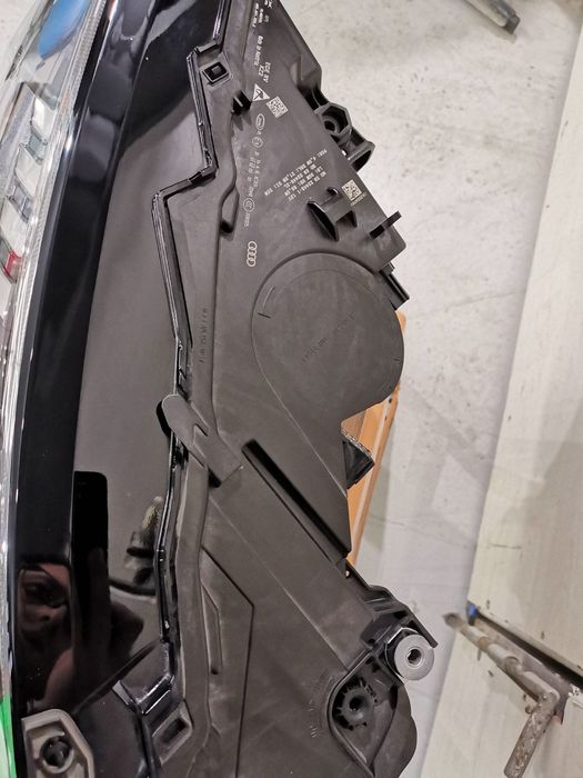 Ляв фар за Audi Q7 SQ7 Matrix LED OEM LASER Left