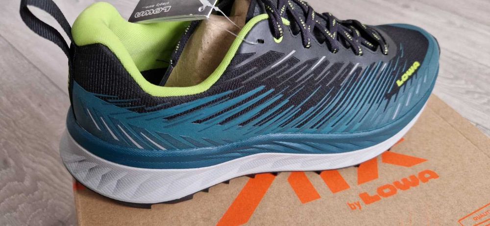 Adidas LOWA 44 Fortux salomon salewa mammut meindl la sportiva trail