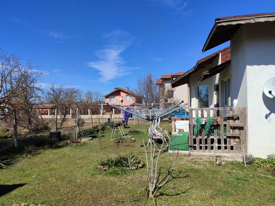 Двуетажна къща в Царичено