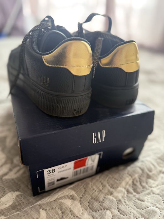 Дамски маратонки GAP