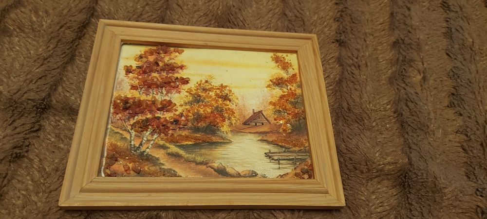 Картины из янтаря