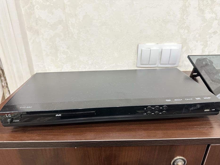 LG DVD-890 в хорошем состоянии