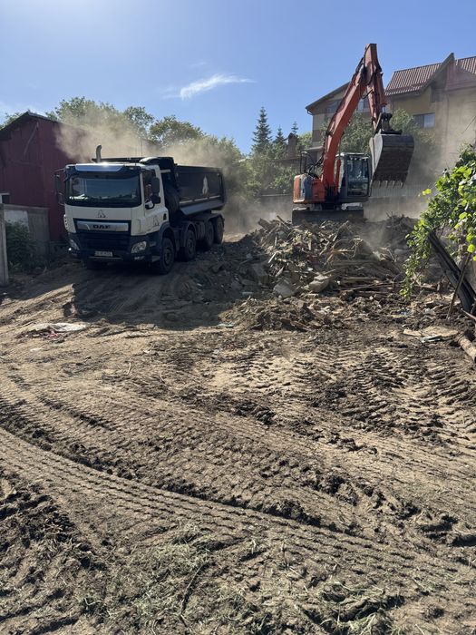 Inchiriere excavator 22 to pe roti, 14 to pe senile cauciuc, Cilindru