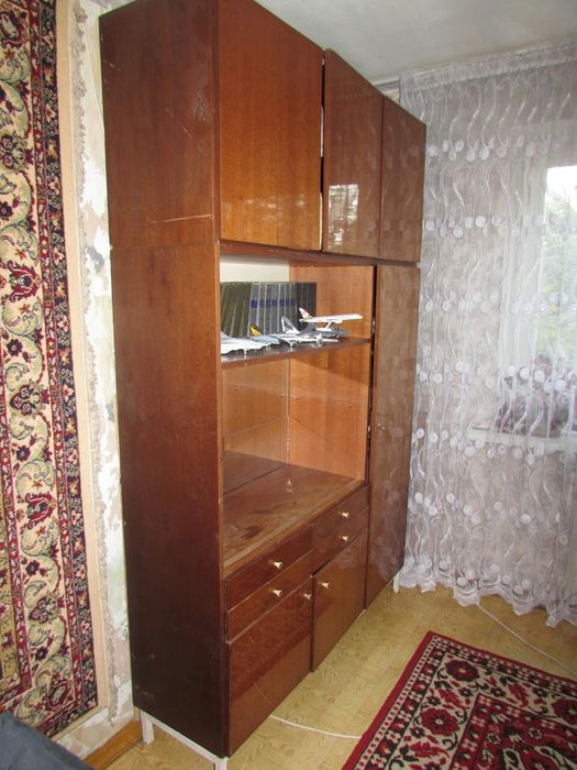 стенка качественная крепкая