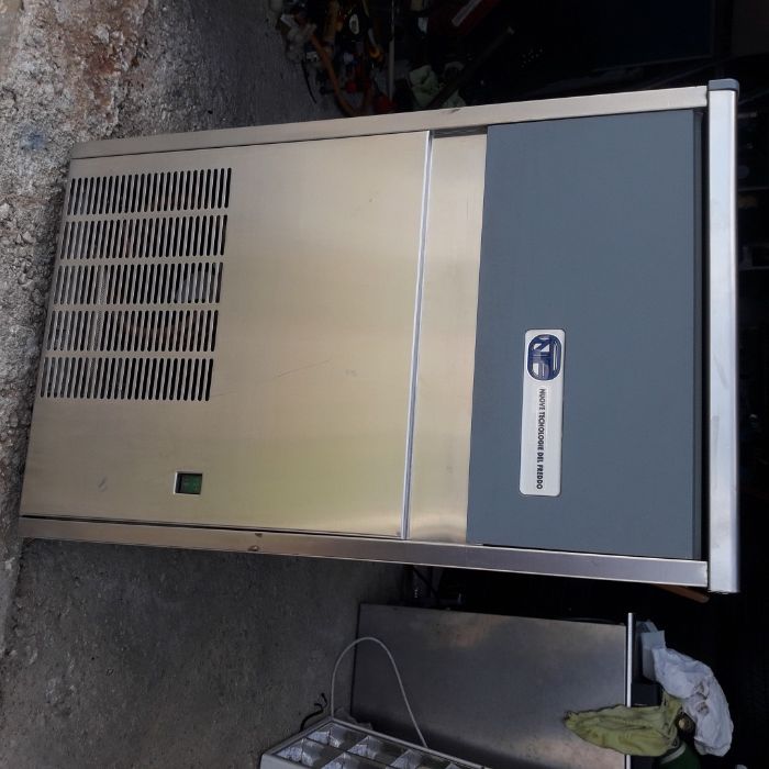 Полупрофесионален ледогенератор