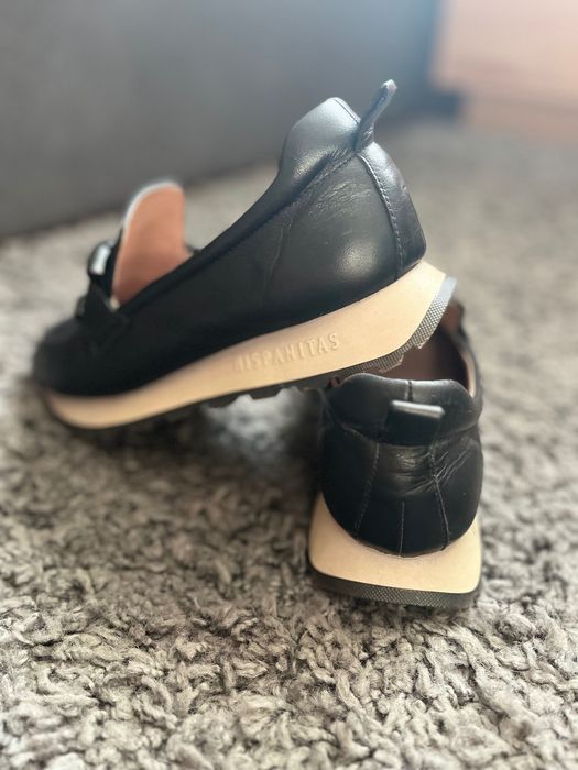 Спортно -елегантни обувки Hispanitas