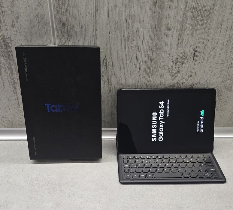 Samsung Galaxy Tab S4 + оригинална клавиатура + кутия