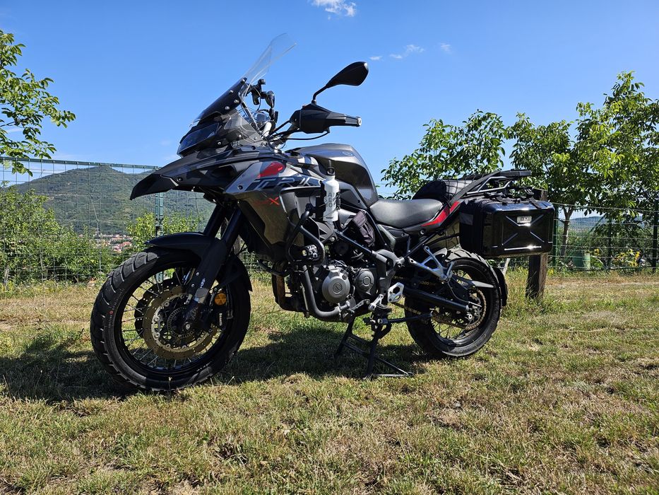 Motocicleta Benelli trk 502x,A 2