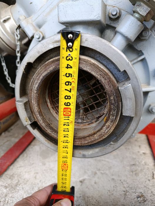 vând pompă de apă