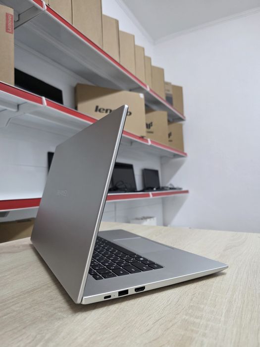 Techno TRZ, Ноутбук Huawei D 15 + мышь + коврик