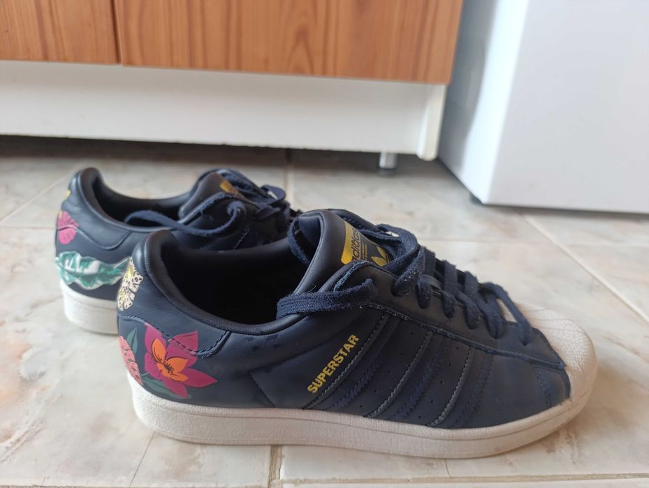 Спортни обувки Adidas Superstar