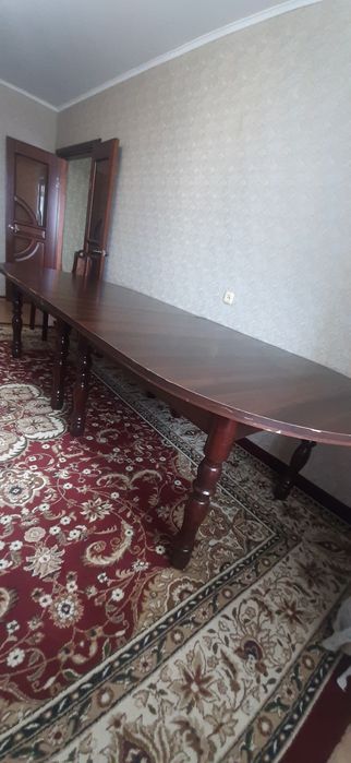 Продам стол для гостинной