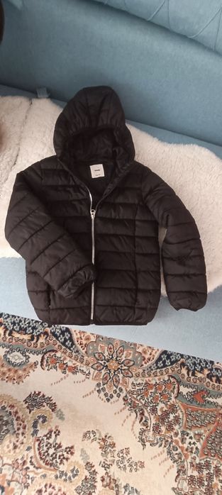 Детская куртка продается.