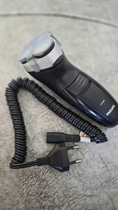 Продам электробритву philips