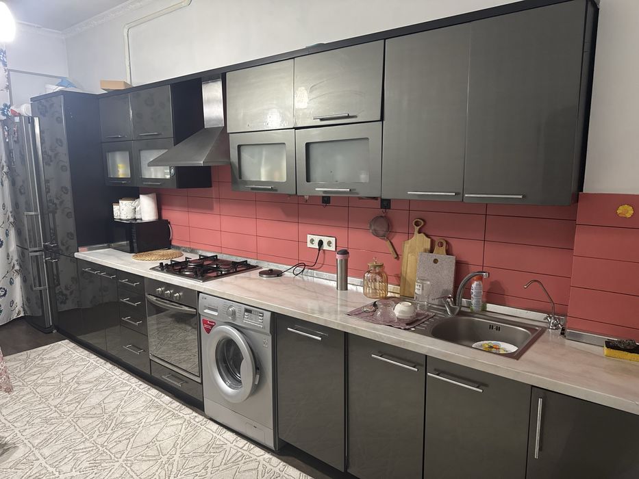 Продам срочно кухонный гарнитур