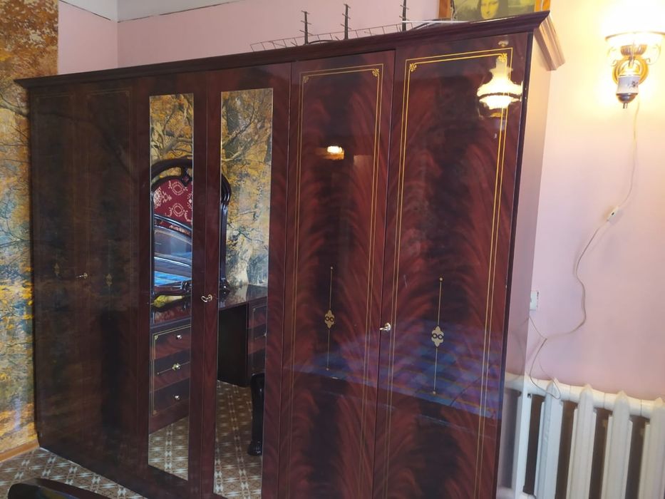 Продам спальный гарнитур  в отличном  состоянии