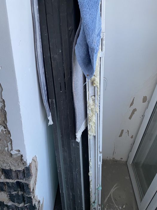 Пластистиковые окна и окна и дверь